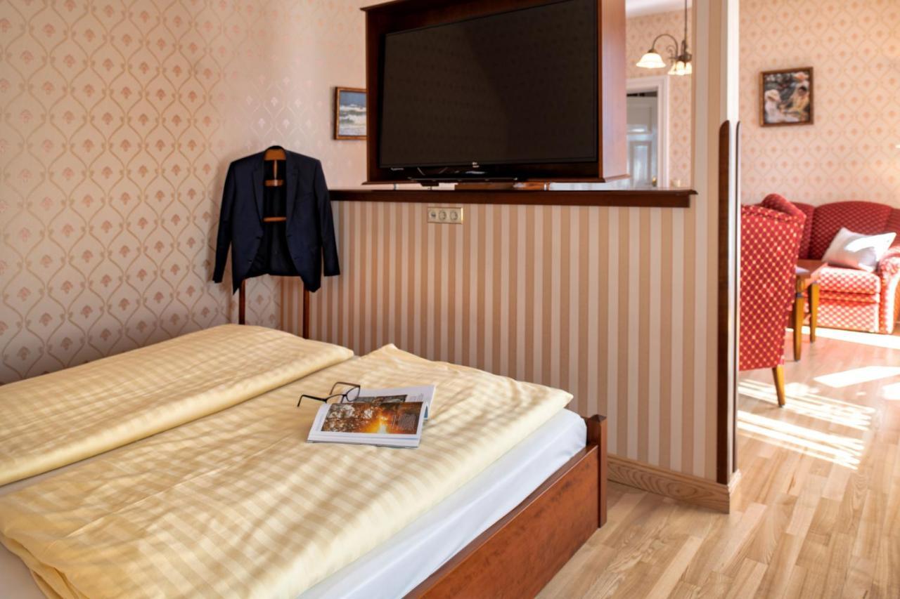 Recknitztal-Hotel Marlow Buitenkant foto